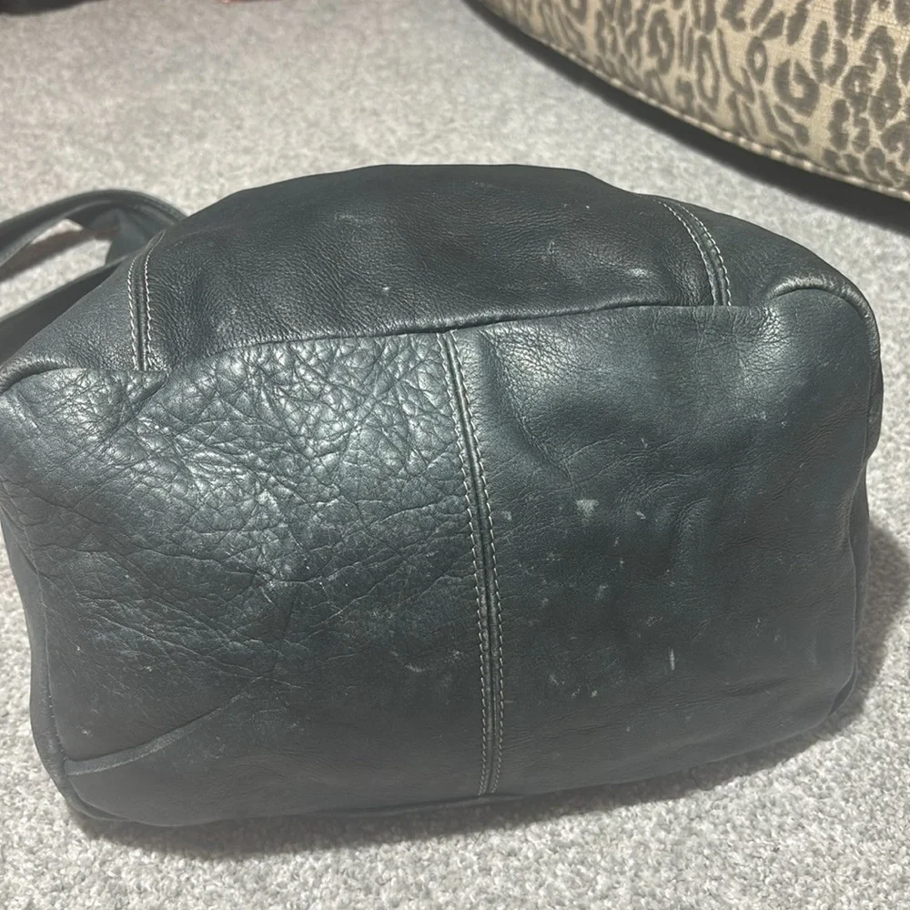 Peruzzi Italian Leather Women's bucket bag dark green creamy soft leather purse